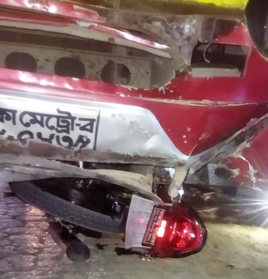 গোবিন্দগঞ্জে বাস চাপায় মোটরসাইকেলের তিন আরোহী নিহত