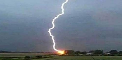 গোবিন্দগঞ্জে বজ্রপাতে গরুসহ এক নারীর মৃত্যু