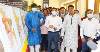 জাতির জনক বঙ্গবন্ধুর আত্মজীবনীর ঐতিহাসিক মহুর্তের চিত্রকর্ম নিয়ে চিত্র প্রদর্শনী