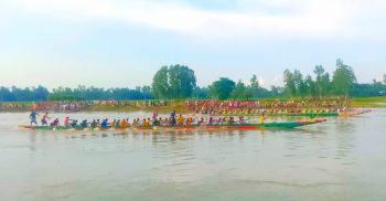 ঘোড়াঘাটে হয়ে গেল ঐতিহ্যবাহী নৌকা বাইচ খেলা