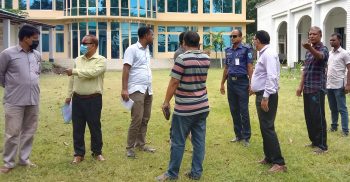 ঘোড়াঘাট পৌরসভা নির্বাচন, ভোট কেন্দ্র পরিদর্শনে কর্মকর্তারা