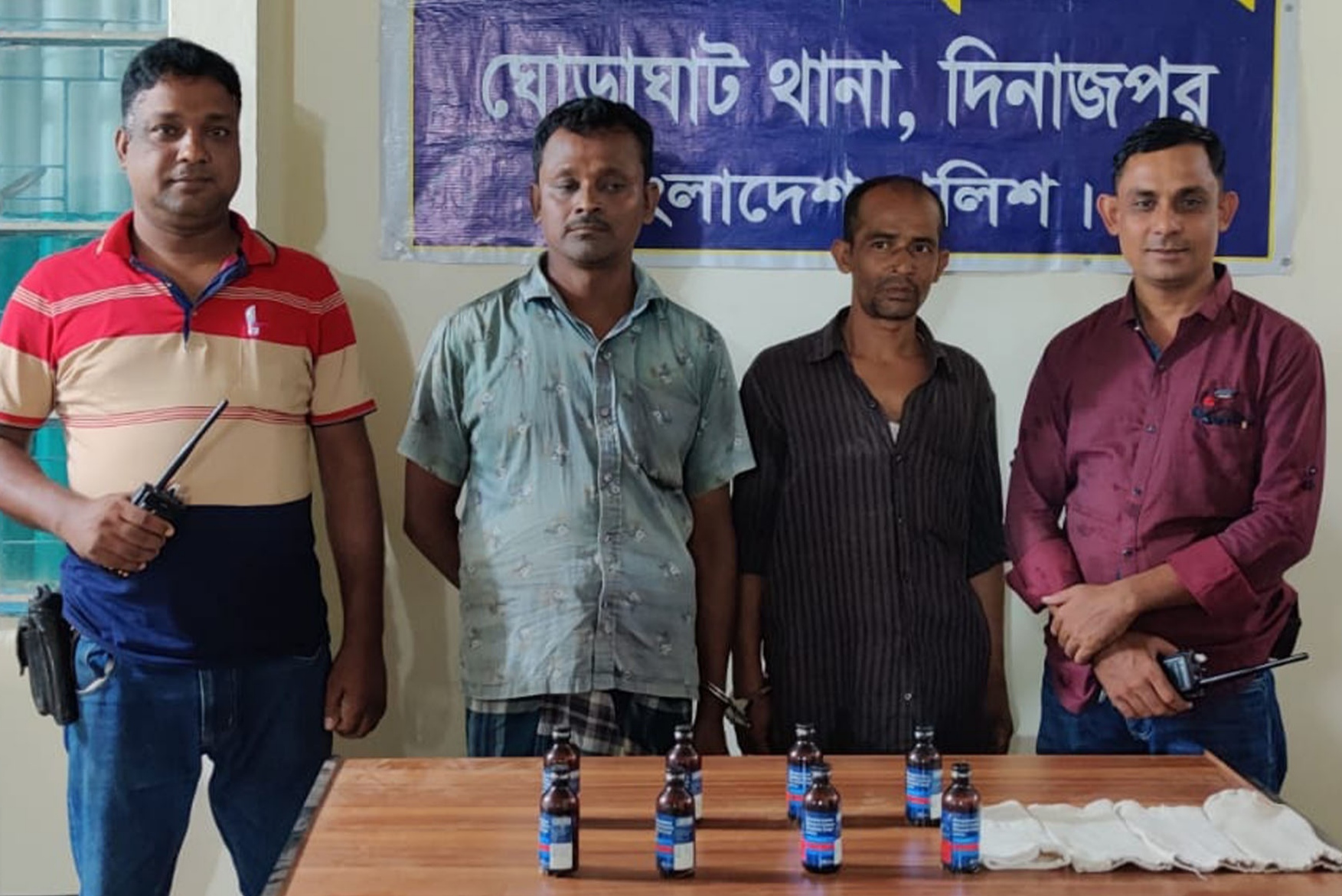 ঘোড়াঘাটে ফেন্সিডিল সহ সাজাপ্রাপ্ত আসামী গ্রেপ্তার