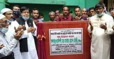 গোবিন্দগঞ্জে সড়ক পাকাকরণ কাজের উদ্বোধন