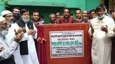 গোবিন্দগঞ্জে সড়ক পাকাকরণ কাজের উদ্বোধন