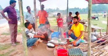 সন্ধা হলেই ঝরছে কুয়াশা; অনুভুত হচ্ছে শীত