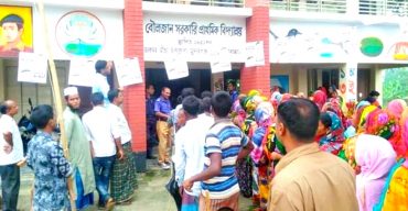 সুন্দরগঞ্জে কেন্দ্র দখল, ব্যালট পেপার ছিনতাই, আটক ৩