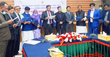 পলাশবাড়ীতে ইউপি চেয়ারম্যান ও ইউপি সদস্যের শপথ গ্রহণ