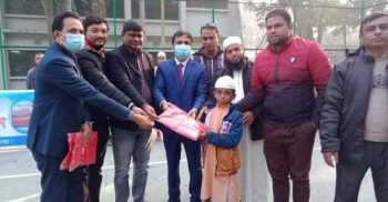 গোবিন্দগঞ্জ উপজেলা প্রশাসনের উদ্যােগে এতিম ছাত্রদের মাঝে শীতবস্ত্র বিতরণ