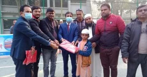 গোবিন্দগঞ্জ উপজেলা প্রশাসনের উদ‍্যােগে এতিম ছাত্রদের মাঝে শীতবস্ত্র বিতরণ