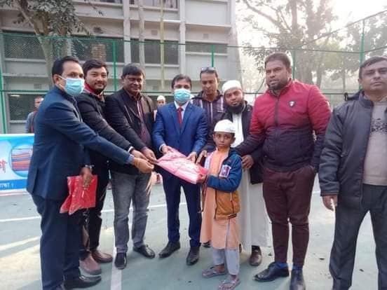 গোবিন্দগঞ্জ উপজেলা প্রশাসনের উদ‍্যােগে এতিম ছাত্রদের মাঝে শীতবস্ত্র বিতরণ