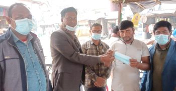 গোবিন্দগঞ্জে বিভিন্ন দোকান ও পথচারীদের মাঝে  স্বাস্থ্য সুরক্ষা উপকরণ মাস্ক বিতরণ