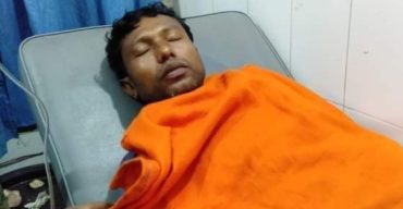 বাড়ীতে ডেকে অচেতন করে গোপনাঙ্গ কেটে ফেলল বন্ধুর