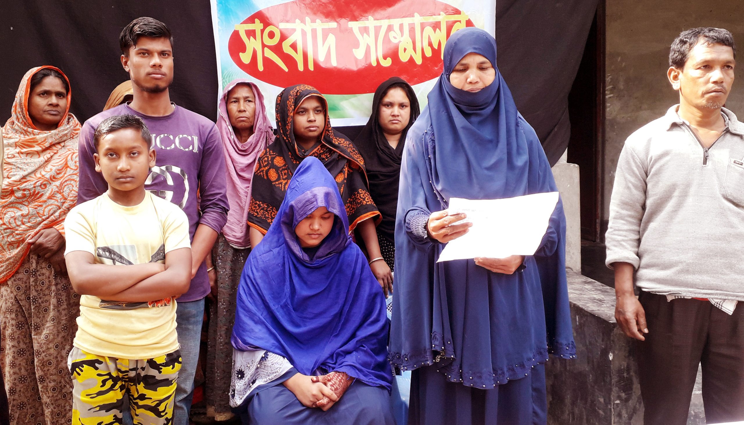 পলাশবাড়ীতে ধর্ষণ মামলা তুলে নেওয়ার হুমকির প্রতিবাদে সংবাদ সম্মেলন