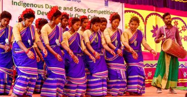 ভাষা ও সংস্কৃতি রক্ষার অঙ্গীকারে সাঁওতালদের সাংস্কৃতিক প্রতিযোগিতা