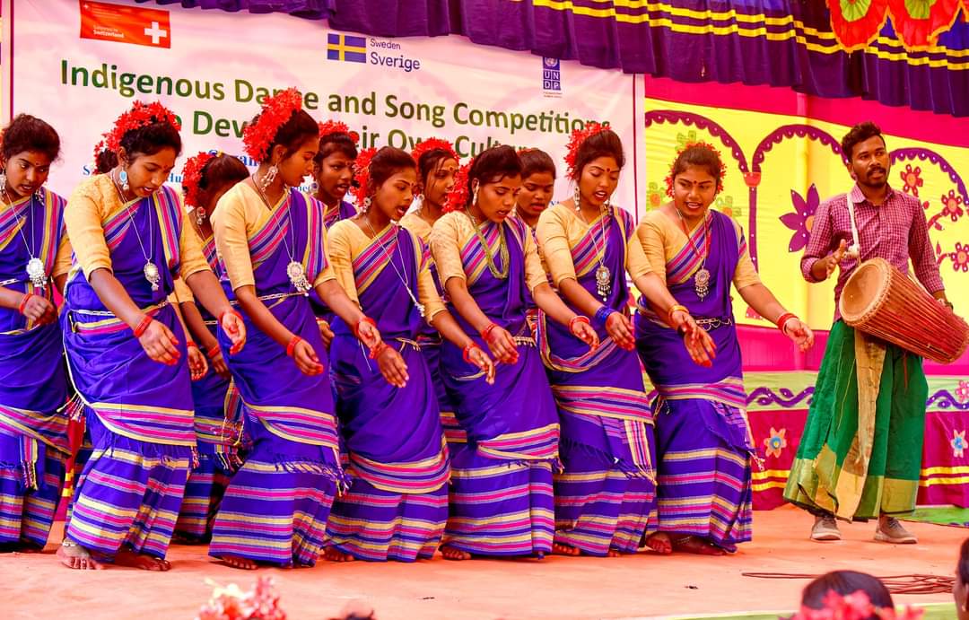 ভাষা ও সংস্কৃতি রক্ষার অঙ্গীকারে সাঁওতালদের সাংস্কৃতিক প্রতিযোগিতা