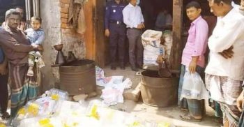 সয়াবিন তেল খুলে বিক্রি; ব্যবসায়ীর জরিমানা