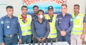 পলাশবাড়ীতে ফেন্সিডিলসহ গ্রেফতার ১