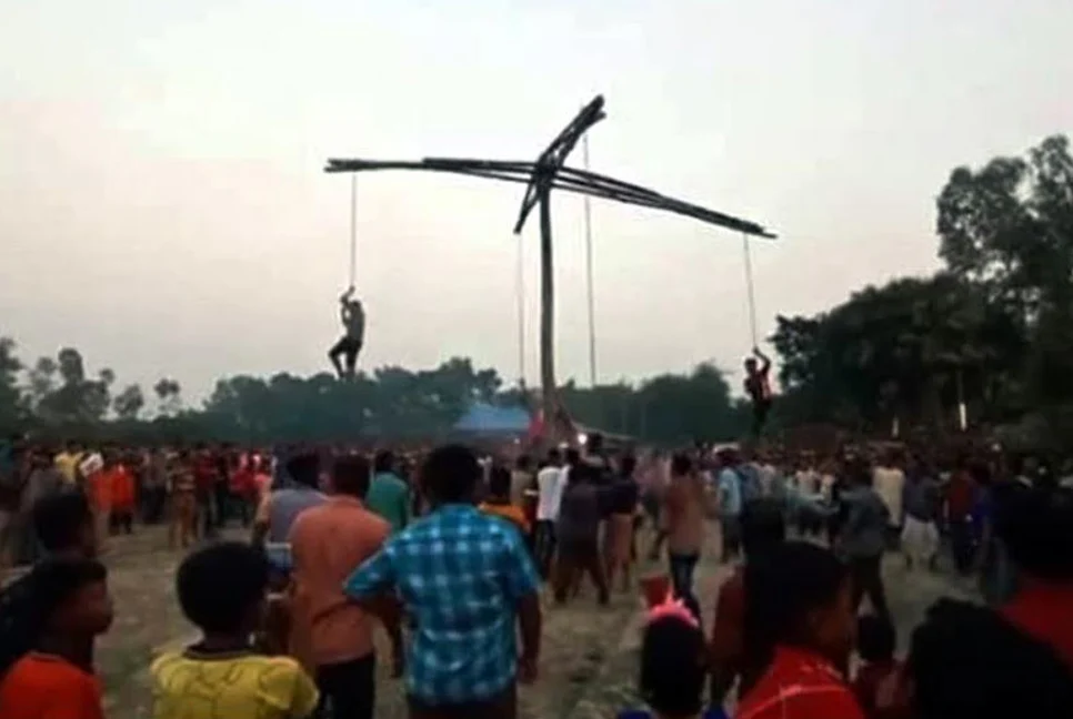 হাজারও মানুষের পদচারণায় মুখর দিনাজপুরের চড়ক পূজা ও মেলা