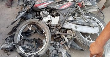 ঘোড়াঘাটে ট্রাকের চাকায় পিষ্ট হয়ে মোটরসাইকেল চালক নিহত