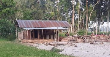 পলাশবাড়ীত পরিবেশের ছাড়পত্র ছাড়াই চলছে অর্ধশত ছমিল