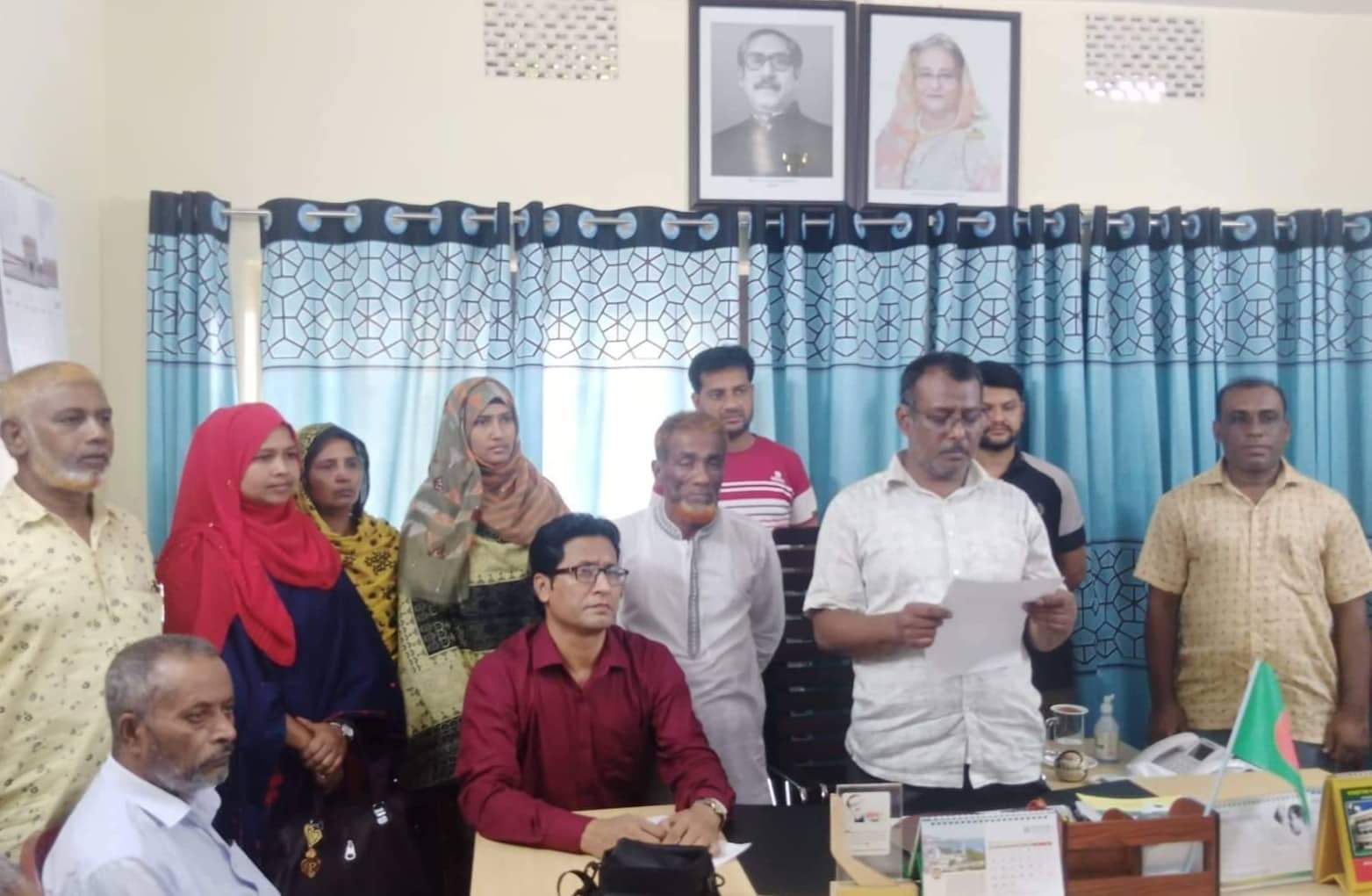 পুলিশের অসহযোগীতার প্রতিবাদে পলাশবাড়ীতে সংবাদ সম্মেলন