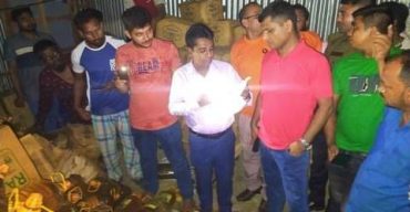 হবিগঞ্জে মধ্যরাতে ট্রাক ভর্তি সয়াবিন তেল উদ্ধার 