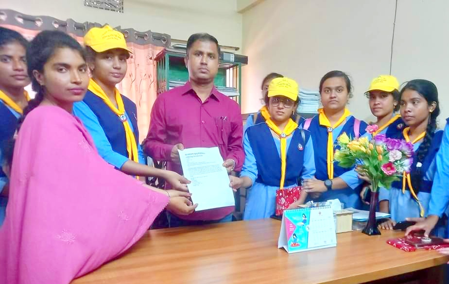 বাংলাদেশ ছাত্র ইউনিয়ন গোবিন্দগঞ্জ উপজেলা সংসদের স্মারকলিপি পেশ