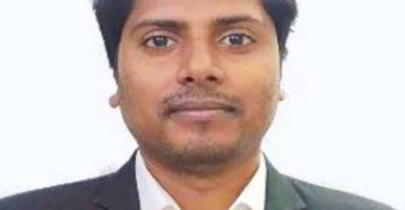 স্ত্রীকে সারপ্রাইজ দেয়া হলো না সহকারী প্রকৌশলীর, প্রাণ গেল সড়ক দূর্ঘটনায়