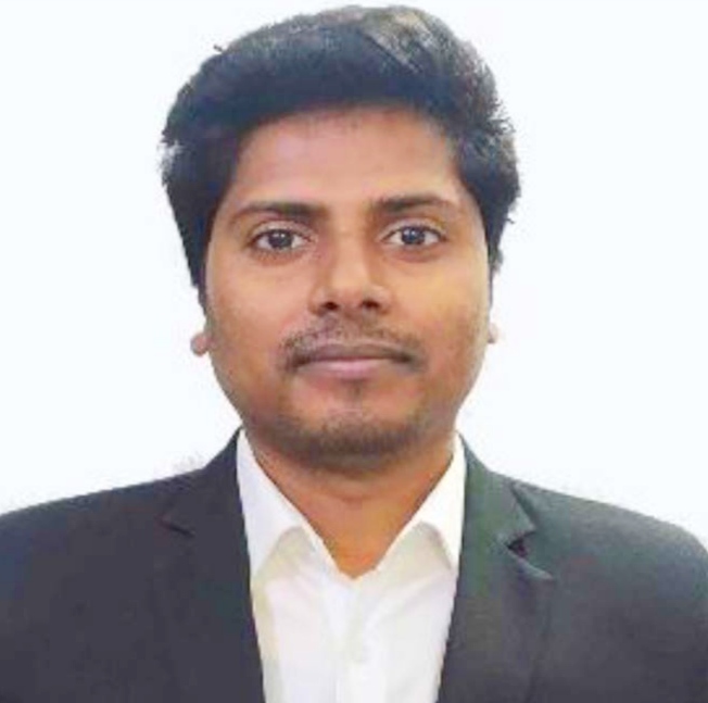 স্ত্রীকে সারপ্রাইজ দেয়া হলো না সহকারী প্রকৌশলীর, প্রাণ গেল সড়ক দূর্ঘটনায়