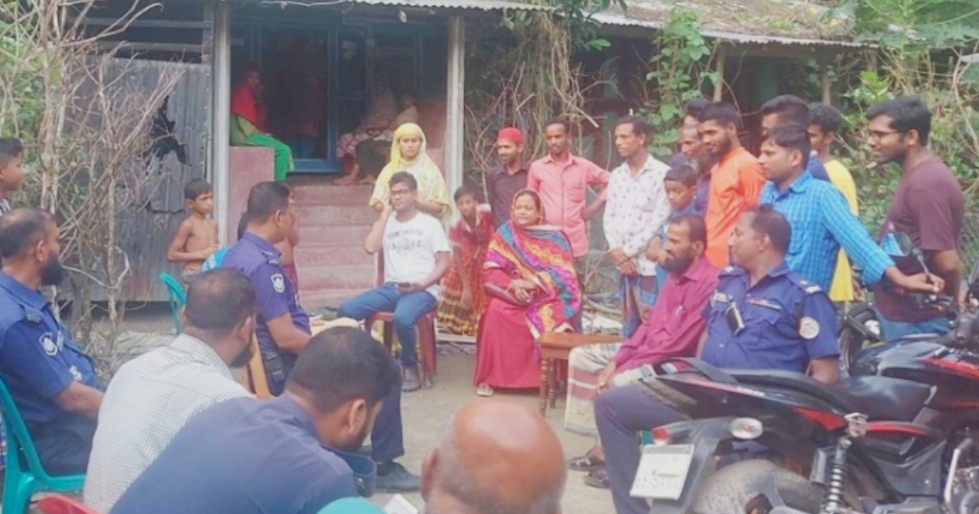 পদ্মা সেতুর নাট খোলা ঘটনায় গ্রেপ্তার বায়েজিদের বাড়িতে হামলা