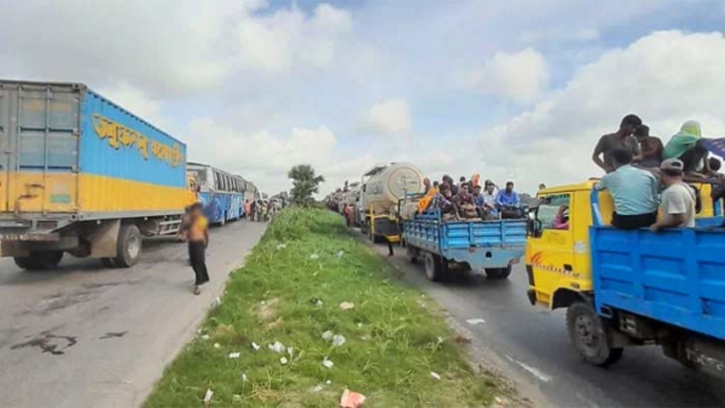 সিরাজগঞ্জে যানবাহনে ধীরগতি