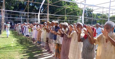 বৃষ্টির আশায় ইসতিসকার নামাজে হাজারো মানুষ