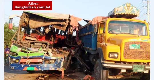 সড়কে রক্তের বন্যা, এক দিনেই প্রাণ গেল ২৬ জনের