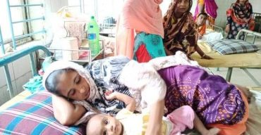 অবুঝ শিশুর হার্টে ছিদ্র, সন্তানকে বাঁচাতে মায়ের আকুতি