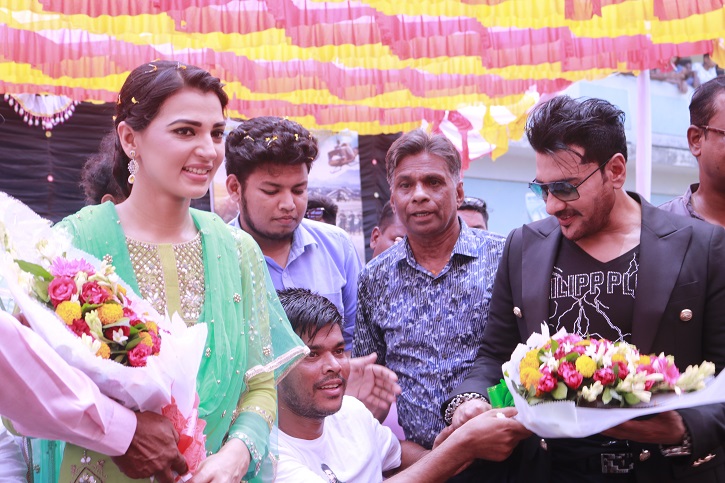 ভক্তের কথা রাখতে অনন্ত-বর্ষা বগুড়ায়