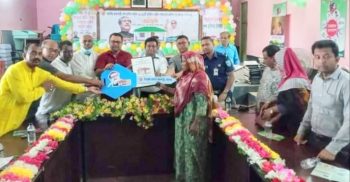 পলাশবাড়ীতে ১৪০টি পরিবারের মাঝে জমি ও গৃহ হস্তান্তর