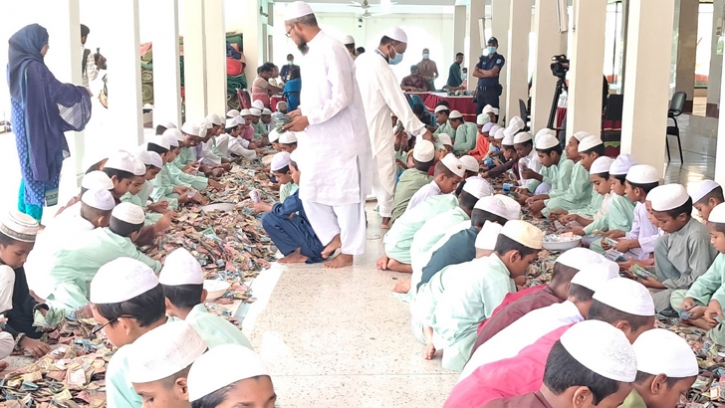 এবার পাগলা মসজিদের দানবাক্সে মিলল সাড়ে ১৬ বস্তা টাকা