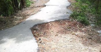 সাঘাটায় পশ্চিম বাটি-দূর্গাপুর রাস্তাটি চলাচলে অযোগ্য, মেরামতের দাবী