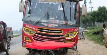 গোবিন্দগঞ্জে যাত্রীবাহি বাস চাপায় ভ্যান চালকসহ নিহত ২