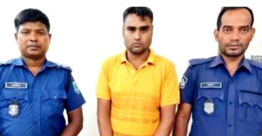 গোবিন্দগঞ্জে ইজিবাইক সহ চোর আটক