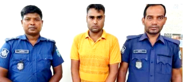 গোবিন্দগঞ্জে ইজিবাইক সহ চোর আটক