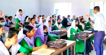 লাখাইয়ে বুল্লা সিংহগ্রাম উচ্চ বালিকা বিদ্যালয় পরিদর্শনে ইউএনও