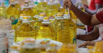 সোয়া কোটি লিটার সয়াবিন তেল কিনছে সরকার