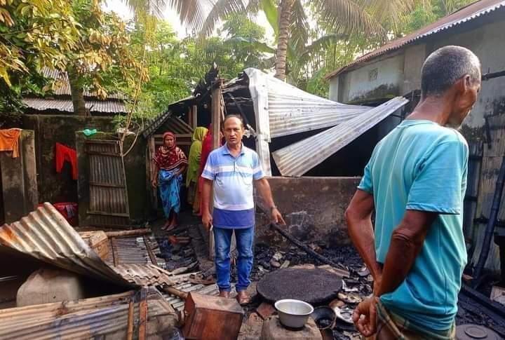 গোবিন্দগঞ্জে অগ্নিকান্ডে গবাদি পশুসহ বসতবাড়ি ভস্মীভূত 