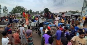গোবিন্দগঞ্জে অবৈধ বালু উত্তোলন বন্ধে অভিযানে ট্রাক্টর আটক!! প্রতিবাদে সড়ক অবরোধ