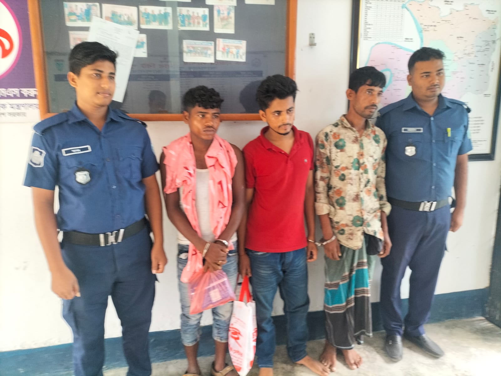 লাখাইয়ে চোরাই মাল উদ্ধার, কিশোর সহ গ্রেপ্তার ৪