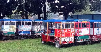 লাখাইয়ে যানজট মুক্ত করতে পুলিশের বিশেষ অভিযানে ১২টি টমটম গাড়ী আটক