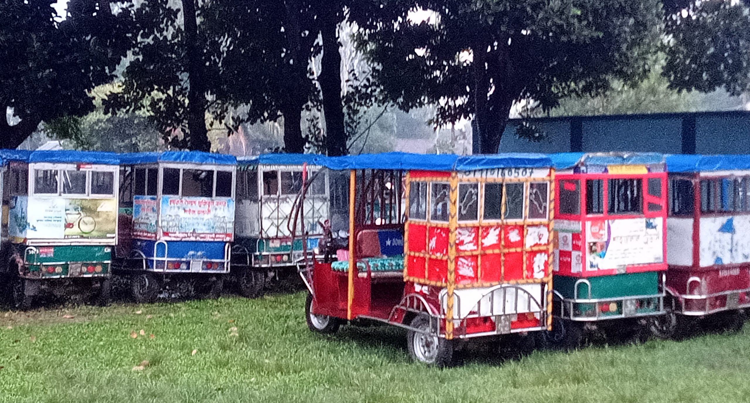 লাখাইয়ে যানজট মুক্ত করতে পুলিশের বিশেষ অভিযানে ১২টি টমটম গাড়ী আটক