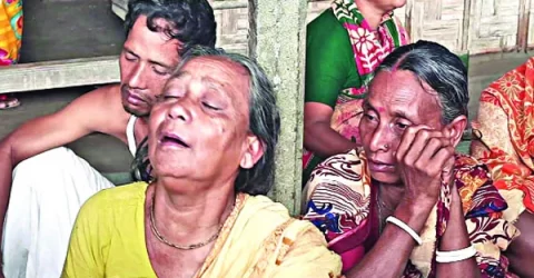 করতোয়ায় নৌকাডুবি, ২১ শিশুসহ মৃত বেড়ে ৬৮, উদ্ধারে সম্প্রীতির নজির