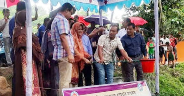 পলাশবাড়ীতে বিভিন্ন জলাশয়ে পোনা মাছ অবমুক্তকরণের শুভ উদ্বোধন